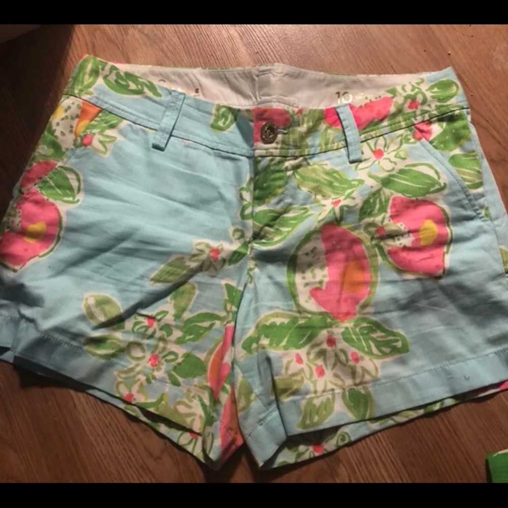 Lilly Pulitzer Blue Floral lemon Peach Print Shorts